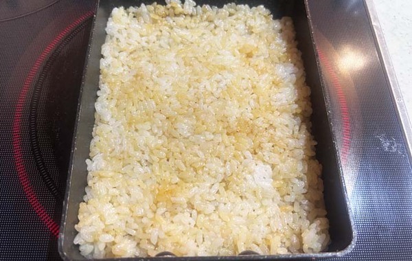 握らない焼きおにぎり　作り方に「子供が絶賛」「冷凍より好きかも！」