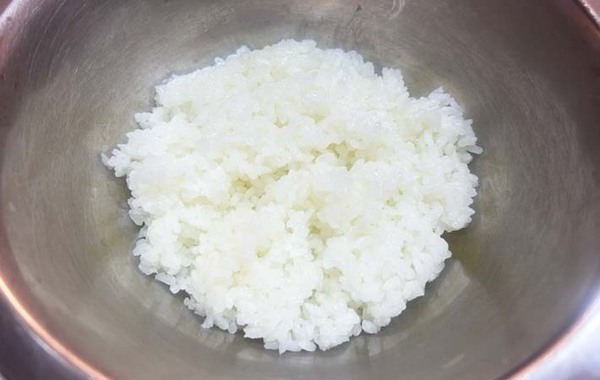 握らない焼きおにぎり　作り方に「子供が絶賛」「冷凍より好きかも！」