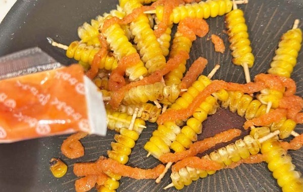 「酒がすすんでしまう」夫の手が止まらなくなったトウモコロシのつまみとは