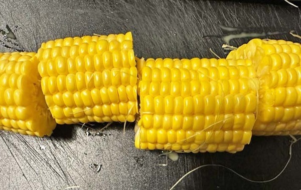 「酒がすすんでしまう」夫の手が止まらなくなったトウモコロシのつまみとは