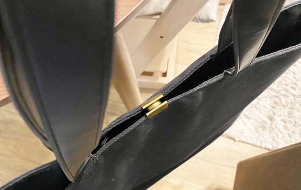 トートバッグの悩みを解決！　セリアで買った『マグネットホック』に「大満足」「不安なくなった」