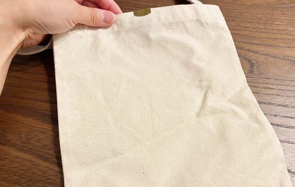 トートバッグの悩みを解決！　セリアで買った『マグネットホック』に「大満足」「不安なくなった」