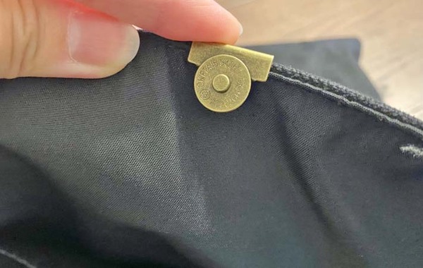 トートバッグの悩みを解決！　セリアで買った『マグネットホック』に「大満足」「不安なくなった」