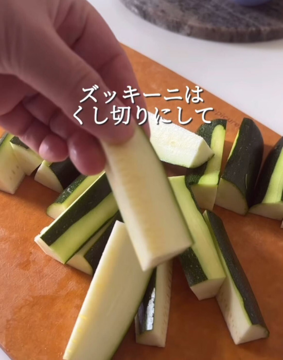 冷やしても温かくてもおいしい！　万能すぎるズッキーニに「箸が止まらない」「最高の箸休め」