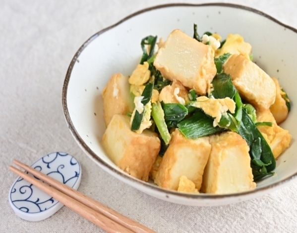 「包丁いらずで作れる！」　ニラ玉豆腐に「簡単すぎ」「リピ決定」【4選】