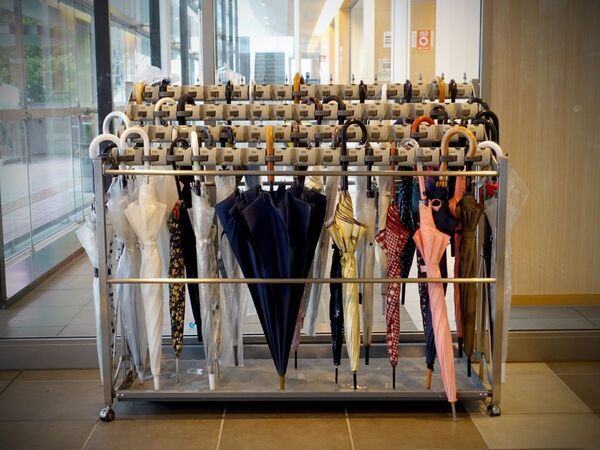 傘を盗もうとする心理に一言　大学の張り紙に「笑った」「確かに効く」【笑える貼り紙4選】