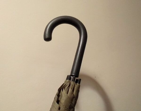 傘を盗もうとする心理に一言　大学の張り紙に「笑った」「確かに効く」【笑える貼り紙4選】