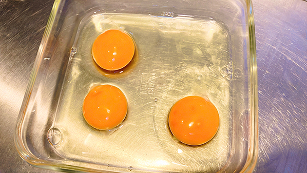 【レシピ】卵を3つ割って？　ロバート馬場の『簡単おかず』に「パワーもらえそう！」「もうたまらん…」