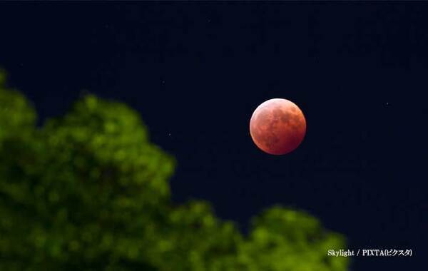 【皆既月食】3年振りに日本全国で見られる！　貴重な天体ショーの時間はいつ？