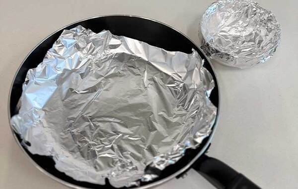 アルミホイルをフライパンに敷くと？　企業が考えた意外な活用法【防災】