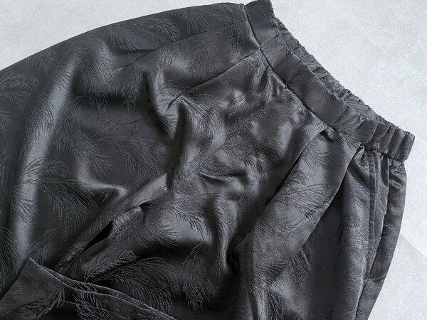 【しまむら】最旬シルエットが叶うワイドパンツ　思わず二度見する高級感！