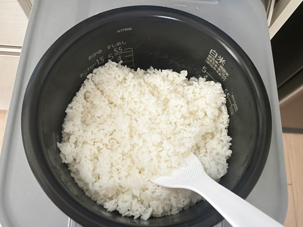 【酢飯】大森屋の『おにぎりレシピ』が絶品！　ベーコンをカリカリに焼いたら…「これは食べたい」