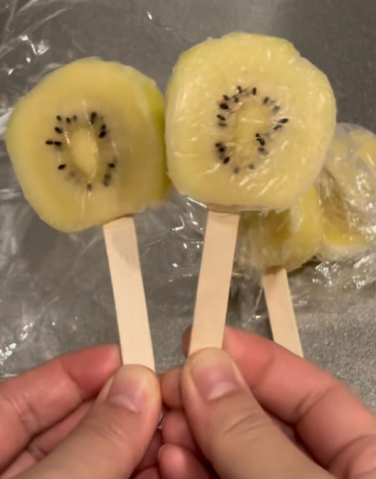 フルーツを冷凍しただけなのに！　手作りアイスに「簡単すぎ」「毎日食べたい」