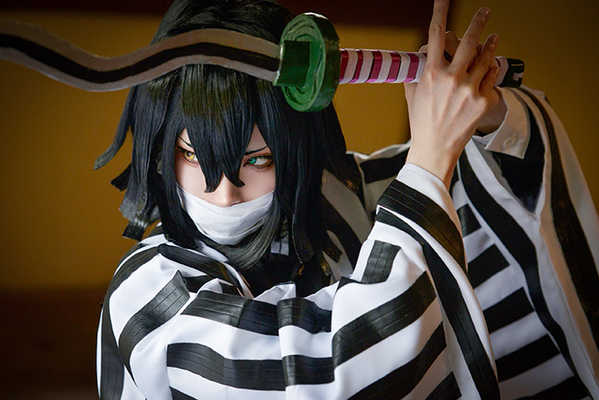 【鬼滅の刃】伊黒小芭内のコスプレに絶賛の声！　「本物かと思った」「呼吸が止まる…」