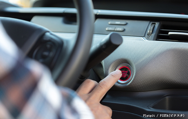 「暑くてエアコン切りたくない…」　ガソリン給油時、エンジンを止めるのはなぜ？