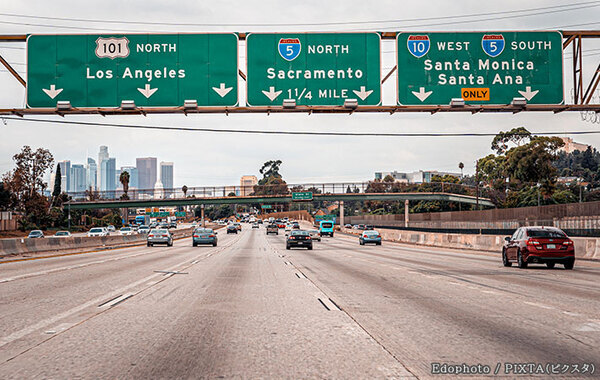 高速道路の標識、昔は違った？ 　『緑色』が選ばれたワケをNEXCOに聞いてみたら…