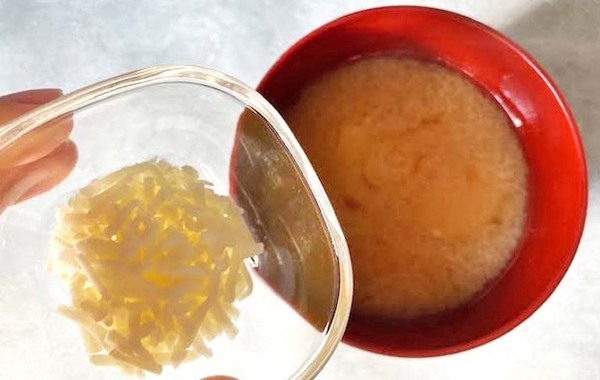 ベーコンとジャガイモの味噌汁に？　意外すぎるのにクセになる味【脱マンネリレシピ】