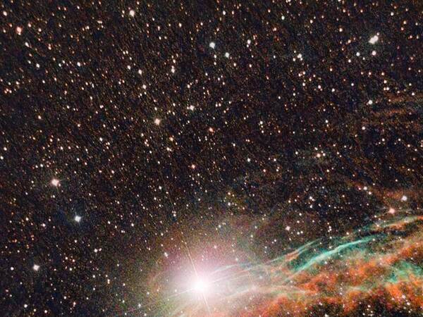 数千年前に爆発した『超新星』　高校生が撮影した写真が「火の鳥みたい」
