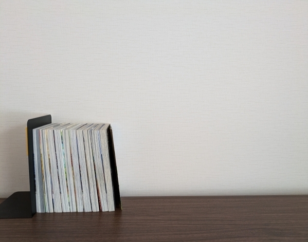 「本を支えるだけじゃない」　ブックエンドの使い道に「なるほど」「すぐ真似したい」【ブックエンド活用法4選】