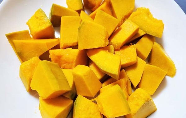 【カボチャが化けた】切って混ぜるだけ！　カボチャの簡単おかずの作り方