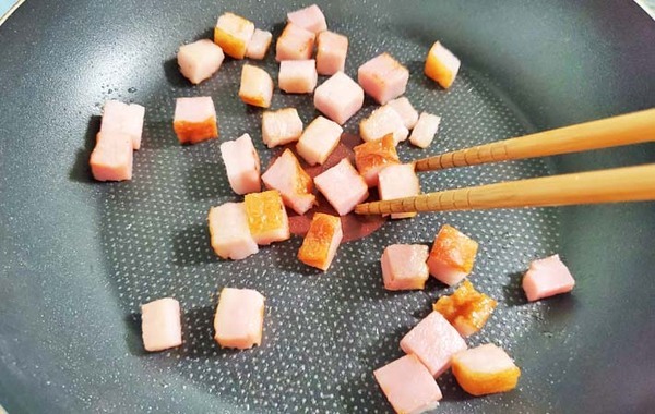 【カボチャが化けた】切って混ぜるだけ！　カボチャの簡単おかずの作り方