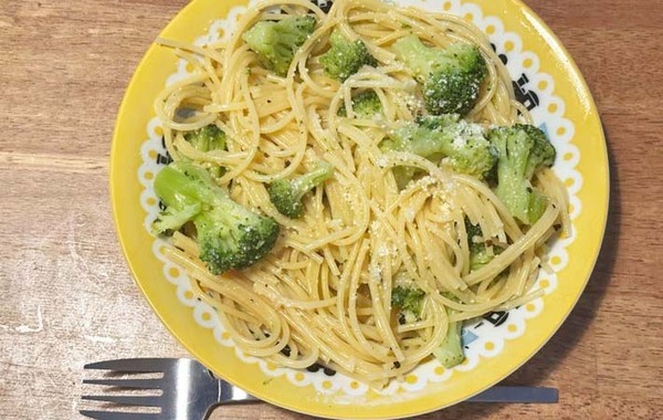 【冷凍ブロッコリーが化けた】　電子レンジだけでできる本格パスタに「週1これにして！」