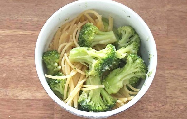 【冷凍ブロッコリーが化けた】　電子レンジだけでできる本格パスタに「週1これにして！」