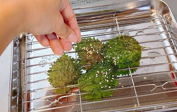 【これ作るために大葉買う】子供のおねだりが止まらない！　『大葉のパリパリ焼き』の作り方