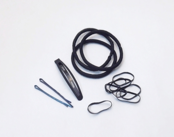 ヘアピンで巻くだけ？　チューブの裏技に「毎日使える」「マジで助かる」【意外な使い道4選】