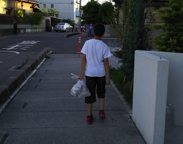 初めてのおつかいでハプニング！　小学生の神対応に「現代っ子すごい」【笑わせる子供4選】