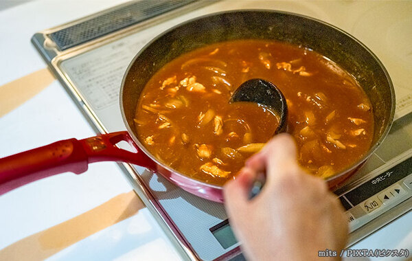 ハウス食品が教える！　『フライパンでカレーを作る』メリットとは？