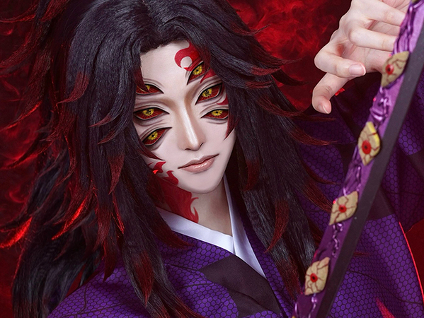 【鬼滅コスプレ】上弦の壱・黒死牟の再現度が高すぎる！　「二次元から出てきてる…」「心臓止まるかと思った」