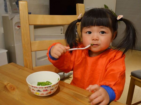 「ごはん中に突然！？」　娘の報告に「最高」「笑った」【自由すぎる子供4選】