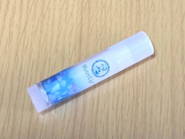 ジーンズの謎ポケットが意外と使える！　小物を入れて試してみた