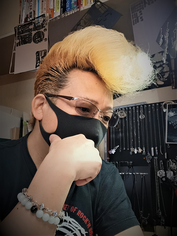 警察官「なんで盗まなかったの？」　財布を届けた男性への一言に「これは納得だわ」「ごめん、笑ってしまった」