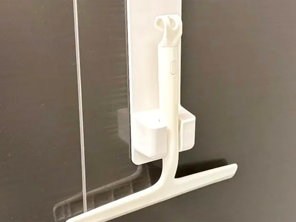 330円の『神』アイテム！　ダイソー『シャワーホルダー』の意外な使い道に「万能すぎる」