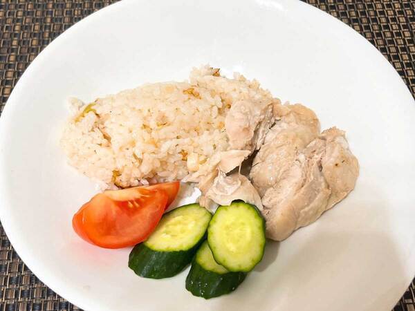 炊飯器に鶏肉とネギを入れて炊くだけ　『味つけ』に使ったのは？「子供がバクバク食べる」