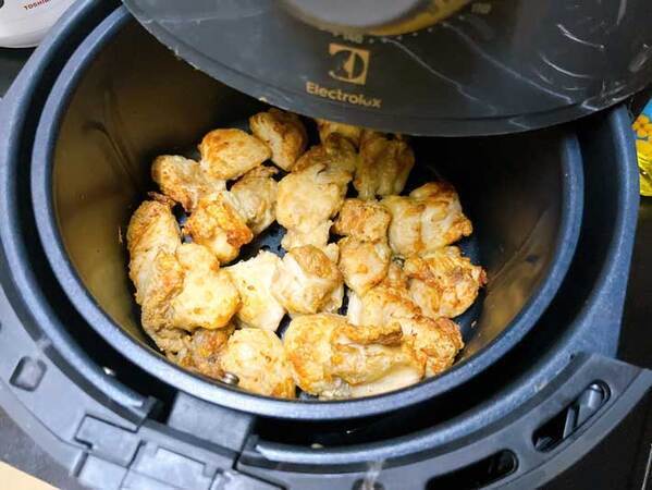 炊飯器に鶏肉とネギを入れて炊くだけ　『味つけ』に使ったのは？「子供がバクバク食べる」