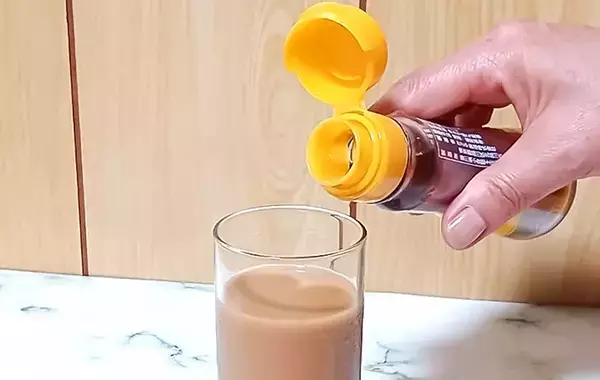 コーヒーにごま油を入れる『ちょい足し』　カナダ人の友達に飲ませてみたら…？