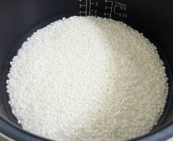 スーパーで見つけた『5kg2千円の米』をおいしく食べたい　炊く前に？