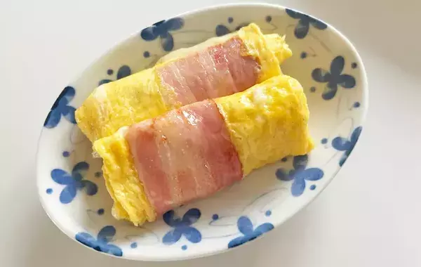 いつもの作り方は忘れて！　出汁も砂糖も使わない『玉子焼き』に「最高！」「弁当にピッタリ」