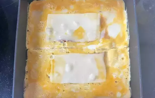 いつもの作り方は忘れて！　出汁も砂糖も使わない『玉子焼き』に「最高！」「弁当にピッタリ」