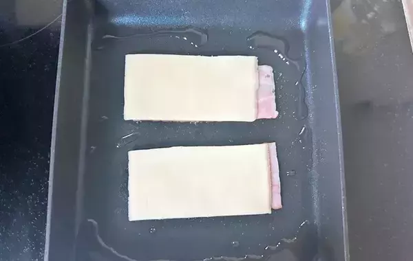 いつもの作り方は忘れて！　出汁も砂糖も使わない『玉子焼き』に「最高！」「弁当にピッタリ」