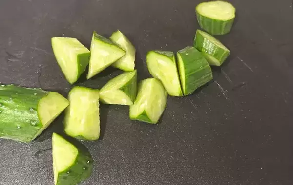 余ったキノコは漬けてしまえ！　家族が大喜びした『新感覚おかず』が？【時短レシピ】