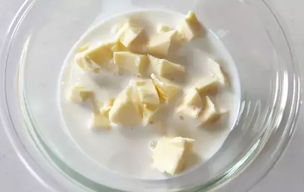 6Pチーズと牛乳をレンチンして…？　できた簡単おつまみに「たまらん！」