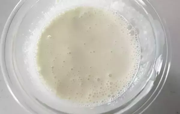 6Pチーズと牛乳をレンチンして…？　できた簡単おつまみに「たまらん！」