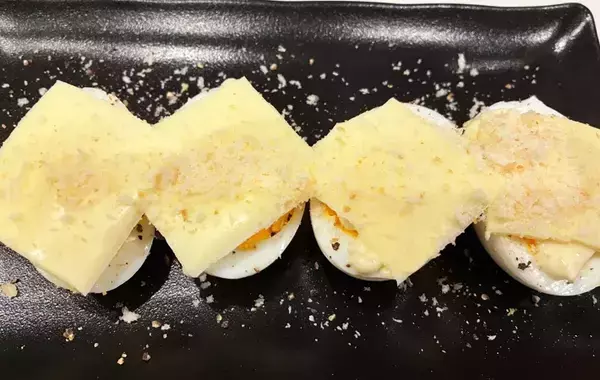 この食べ方が一番うまい？　ゆで卵の新たな食べ方に「満足度高すぎる」「超簡単」