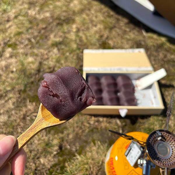 赤福の食べ方に「この発想はなかった！」「天才か」　山頂で作ったものが？