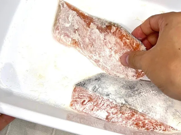 塩焼きをやめて、焼肉のタレをかけて！　ミツカンが教える鮭レシピに「いつもよりコクがある！」