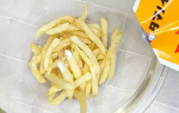 「油っぽさが消えた」フライドポテトの食べ方　つけたのはケチャップではなく…？